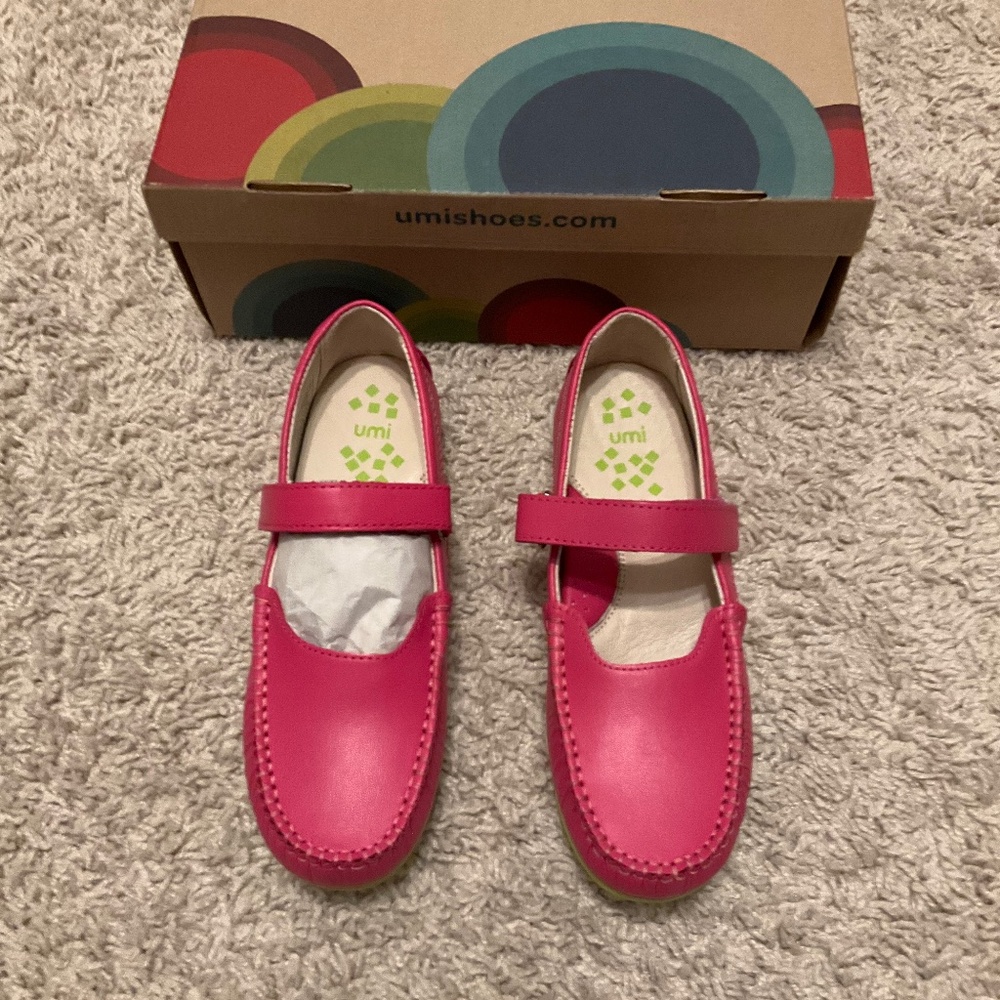 UMI Flat Shoes. Color: Pink. Size: 33 EU (1,5M US).